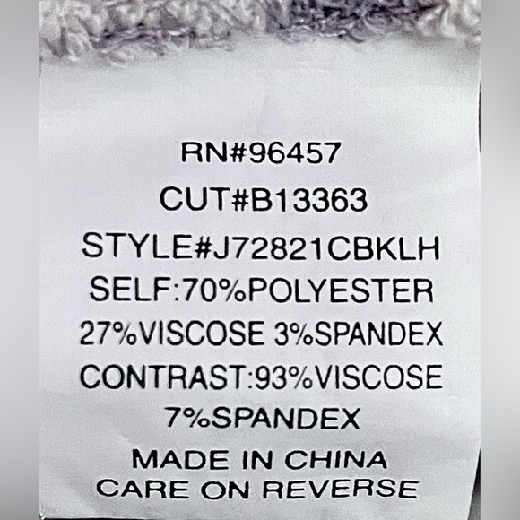 🔴Purple and White Striped Lightweight Women’s Pullover Sweater w/Side Slits - Picture 6 of 6